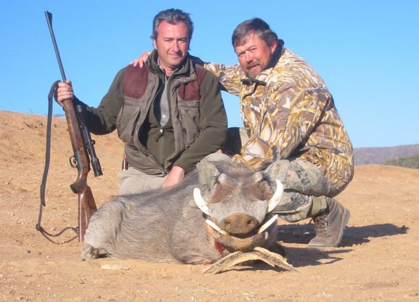 Hunting-worthogs-in-Senegal-Africa