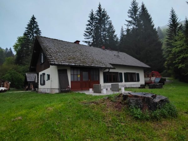 Montefeltro-Hunting-chalet-Slovenia