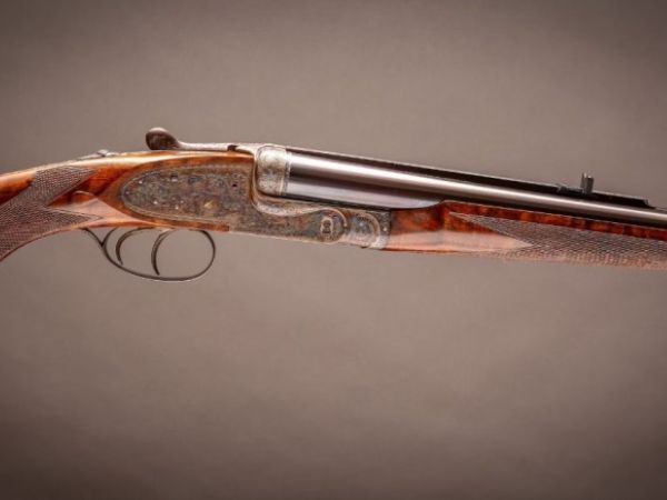 A magnificent Express from Holland & Holland, from the Beretta Group, perfect for bison hunting